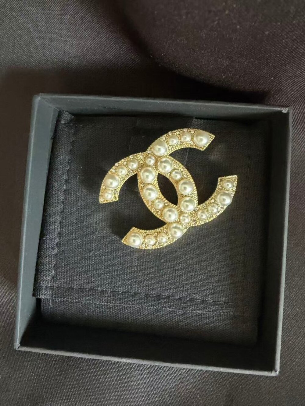 Chanel brooch - Picture 4 of 8